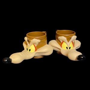 Vintage 1992 Wiley E. Coyote Warner Bros Looney Tunes Plastic Cup Mugs